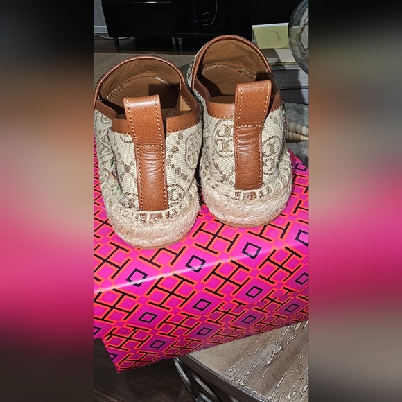 Tory Burch T MONOGRAM PLATFORM EMBROIDERED ESPADRILLE CHEETAH NEEDLEPOINT Sz 6 - Picture 4 of 6